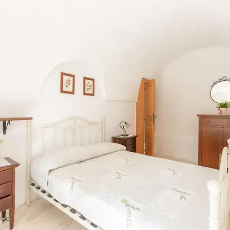 Villa Trulli Antonio, Authentic Apulian Trullo With Private Pool